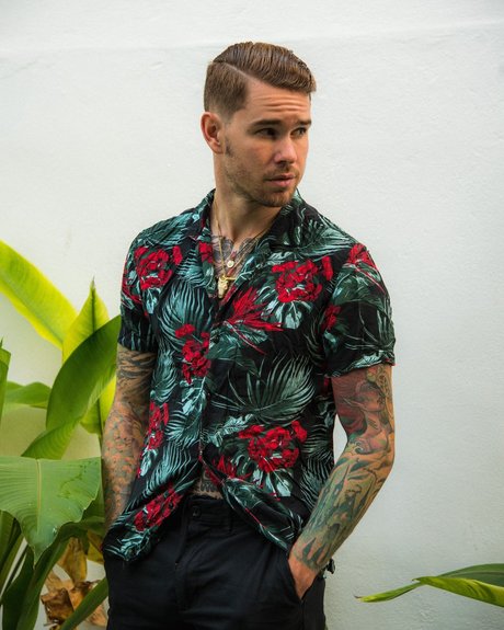 Cash Taylor naked actress picture