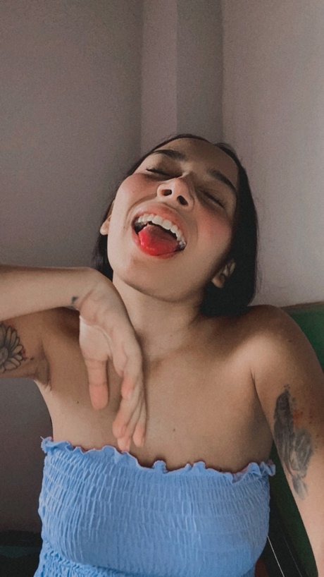 Alle fille petite_ nude pornstar pictures