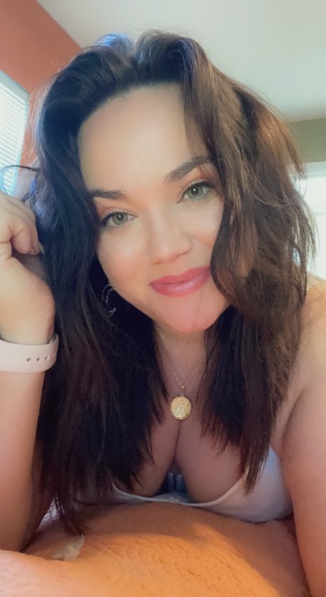 Vanessa Jones art model image