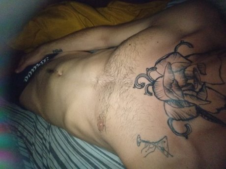 sexy selfie onlyfans top image