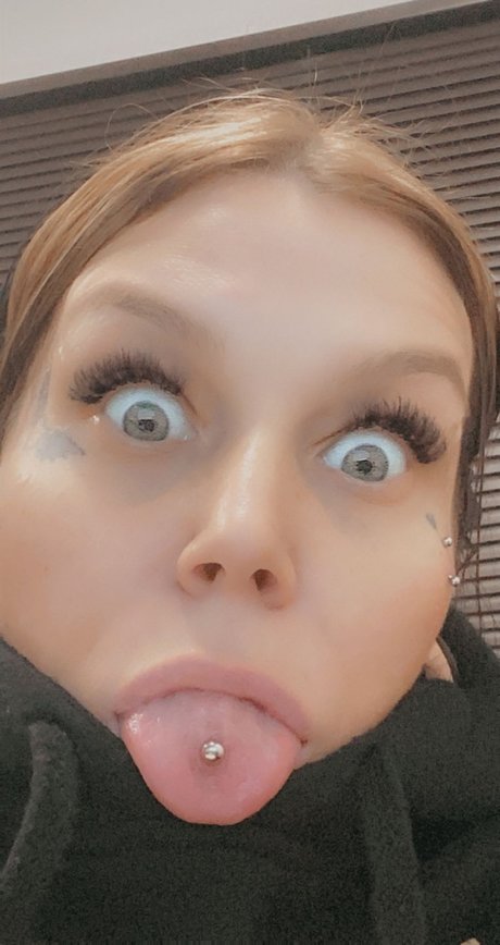 BELLA ROZE model porn img