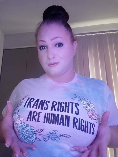 Nicolet nude pornstar pic