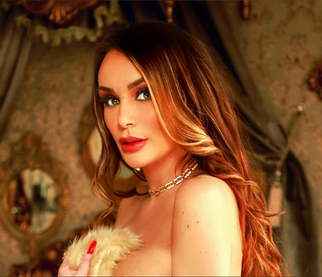 N I C O L E M U N I Z O F I C I A L_ model best pics