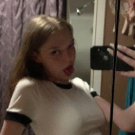 Nicky Harte star nude images