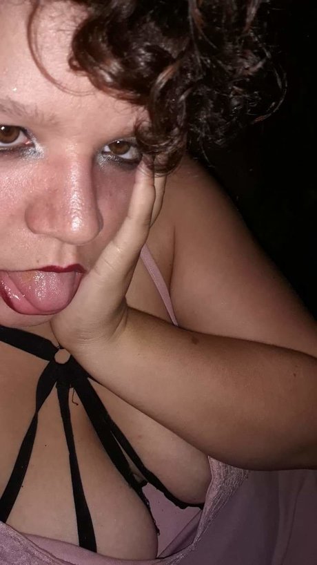 Neveenya pornstar beautiful photo