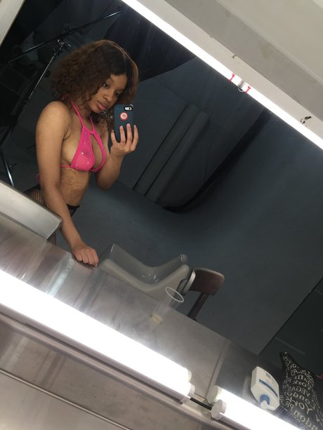 NevaehRiice nude actress images