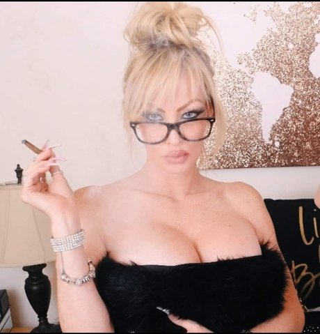 Angie AR15 pornstar hot pictures