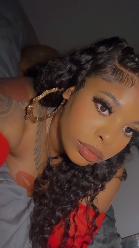 Cubaan Negritaa nude model image