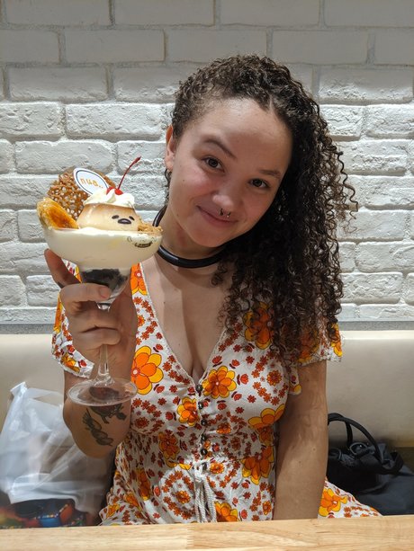 Peach Scone free pornstar picture