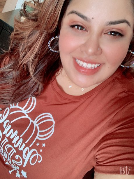 cubicle beauty model naked pic