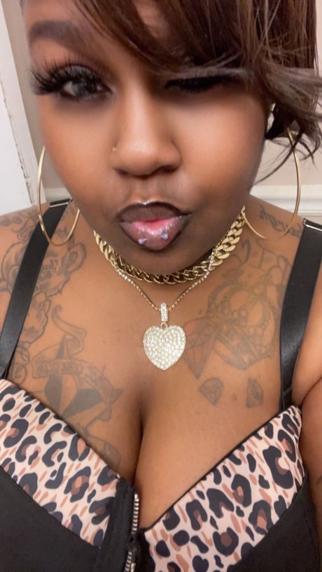 NikkiCash25 naked actress photos