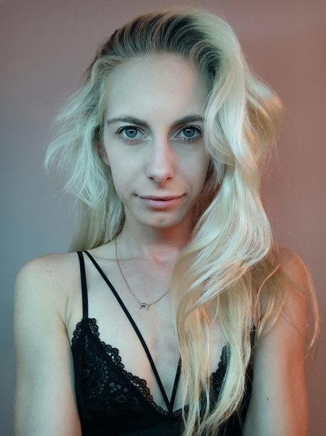 Nikki Gia Soft pornographic model photo