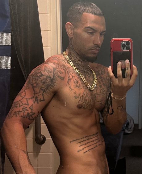 Nike Roses pornstar naked photo