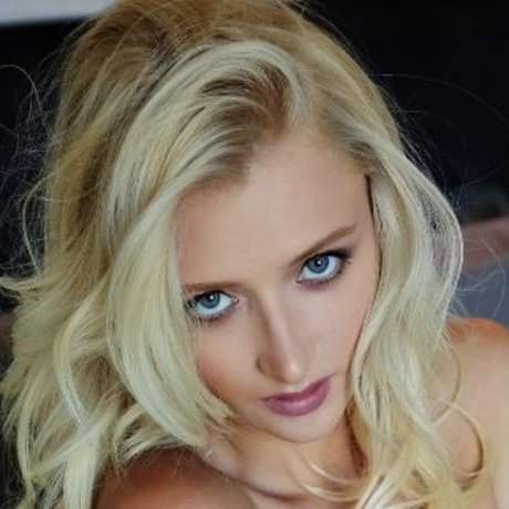 Nika N model nude pic