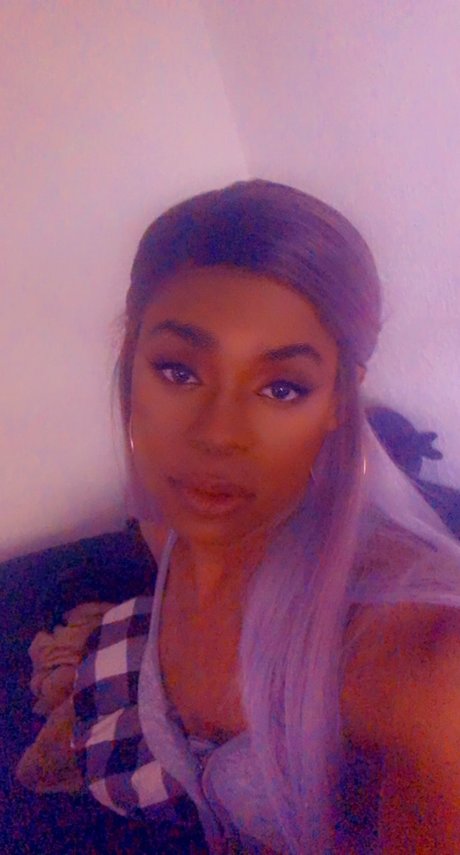 Nifty_ high quality model photos