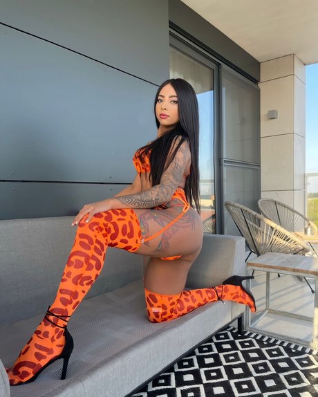 Nicolly lins hd model pics