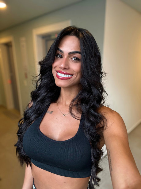 Nicolle La s exclusive star pics