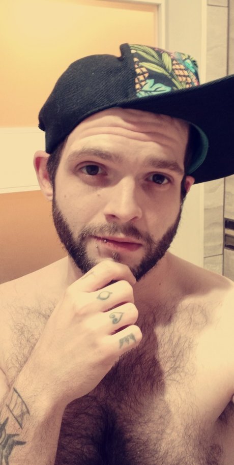 _Avram Fox_ hot star photos