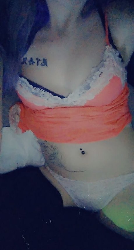 Alexandra Lynn exclusive model image