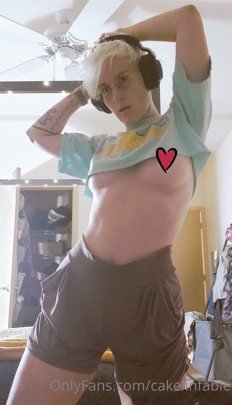 Cakelin Fable star naked photos