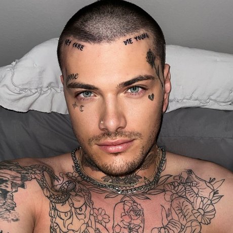 Big kooda model naked pictures