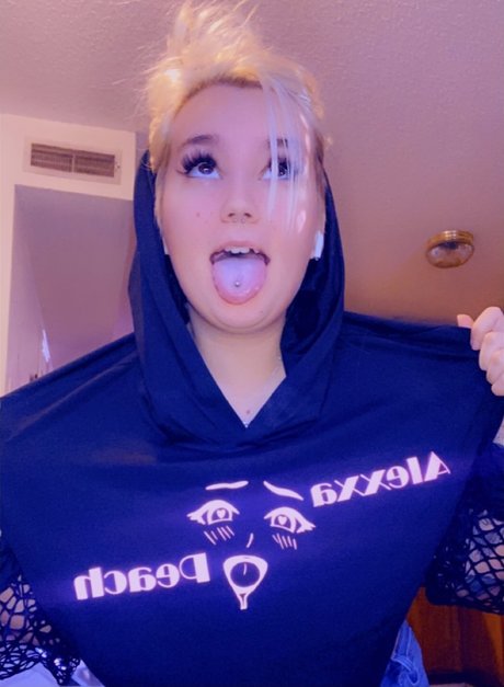 Alexxa Peach model sex pics