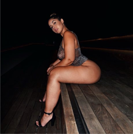 Niloo model free img