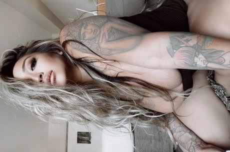 Nikki Sotelo sex model picture