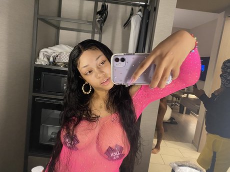 Sweettitss pornstar pretty image