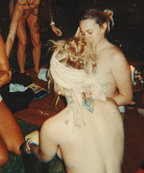 Paris Jackson nude star archive