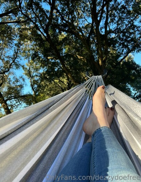 dezzydoefree star porn photo