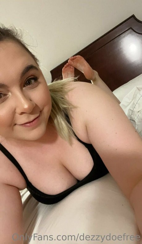 dezzydoefree pretty pornstar images