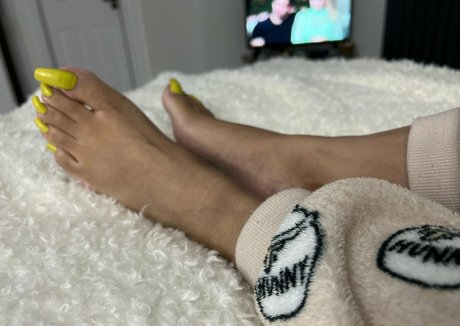 pujaprettyfeet exclusive model pictures