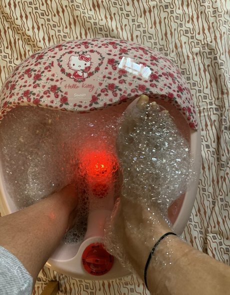 pujaprettyfeet sexy star images