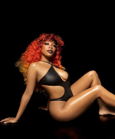 Kiera Please sexy model photos