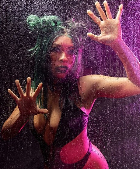 Kiera Please pornstar adult pictures