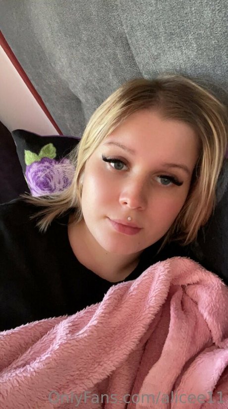 alicee11 sexy actress gallery