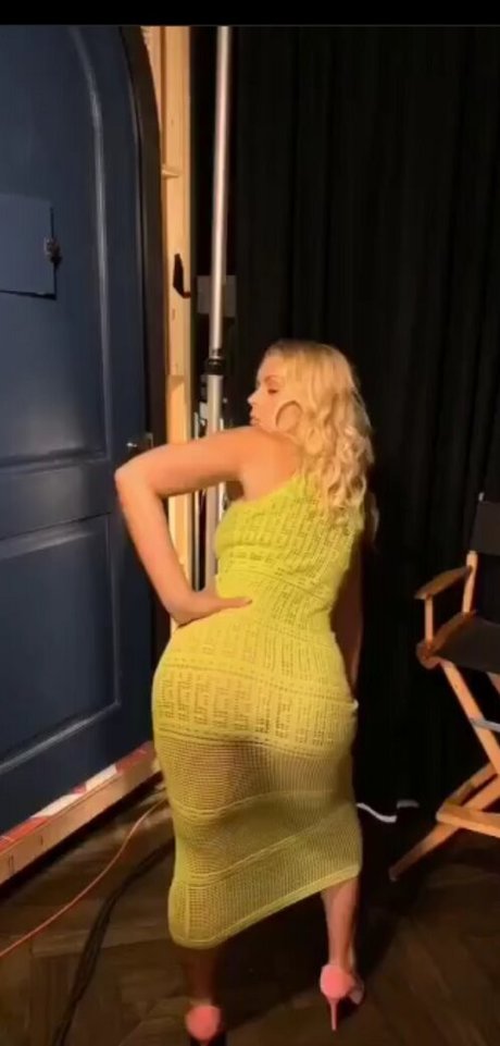 brazilian pussy onlyfans beautiful naked img