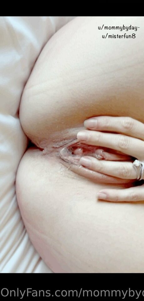 mommybyday erotic model photo