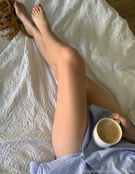 chillwithrose star erotic galleries