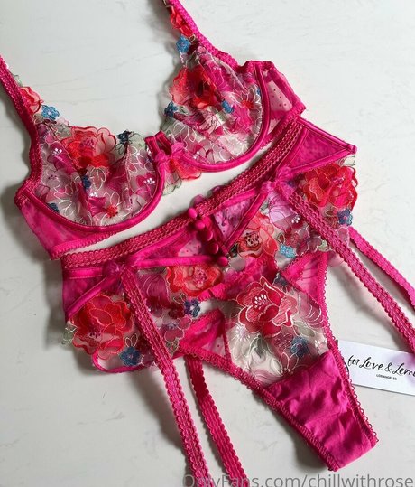 chillwithrose hot pornstar image