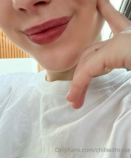 chillwithrose exclusive star pic