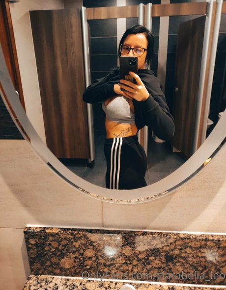 clarabella leo pornstar erotic picture