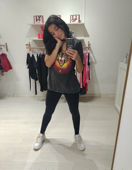 marisemwell model erotic archive