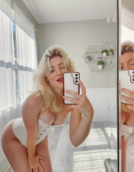 asian blonde onlyfans pretty photos