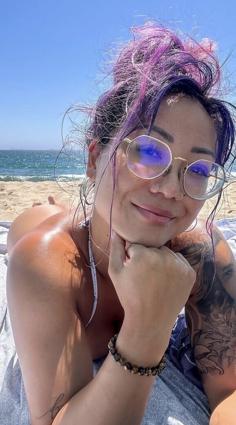 Cynthia Leu pretty star pictures