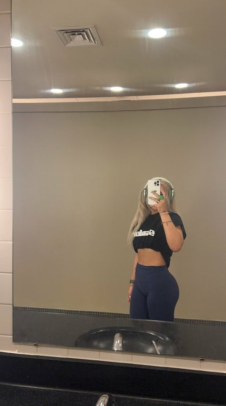 Demisux model exclusive pictures