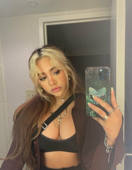 Demisux porn model galleries