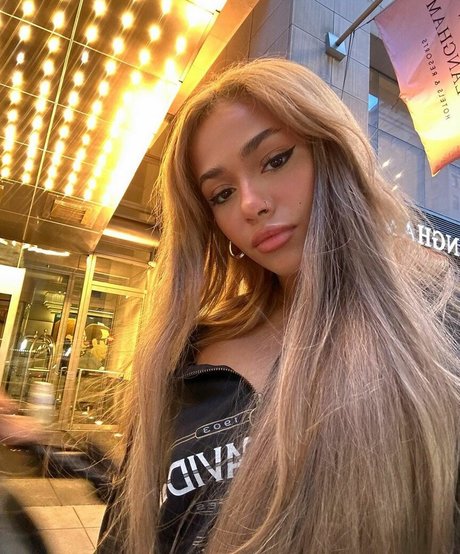 Demisux erotic actress images