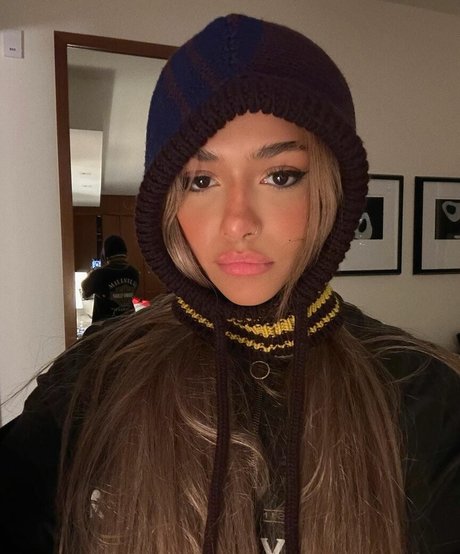 Demisux model beautiful archive